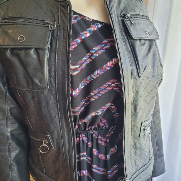 Leather jacket - Picture 2 of 12